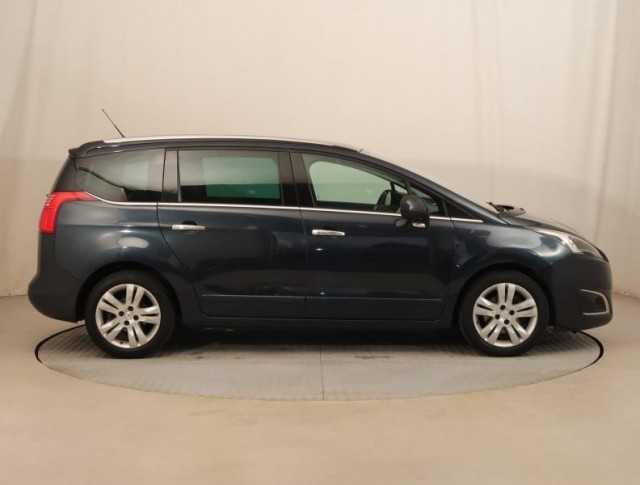 Peugeot 5008  2.0 HDI 