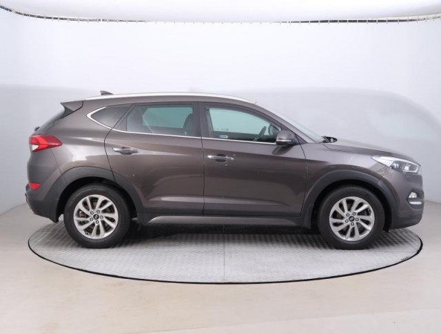 Hyundai Tucson  2.0 CRDi 