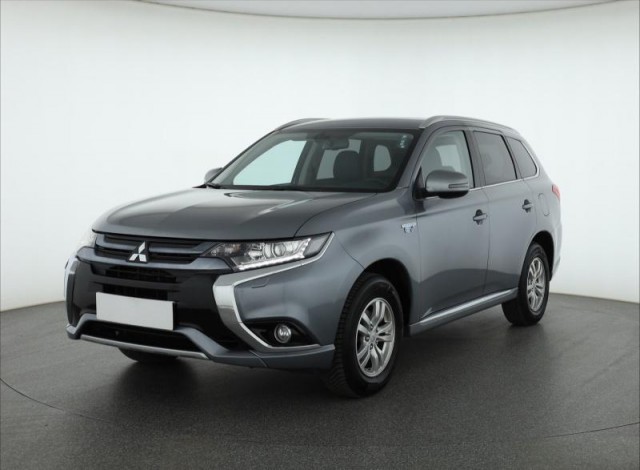 Mitsubishi Outlander  2.0 PHEV 