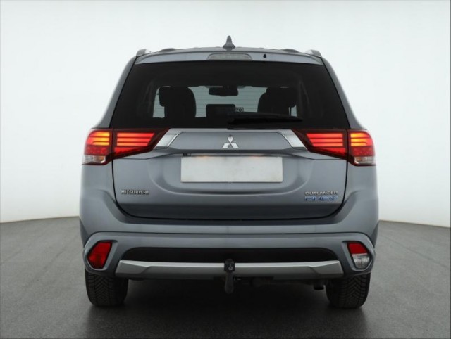 Mitsubishi Outlander  2.0 PHEV 