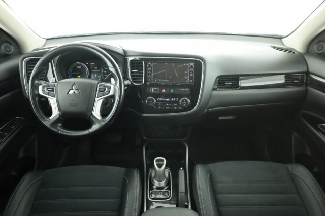 Mitsubishi Outlander  2.0 PHEV 