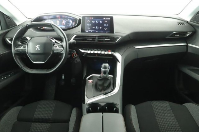 Peugeot 5008  1.5 BlueHDi 