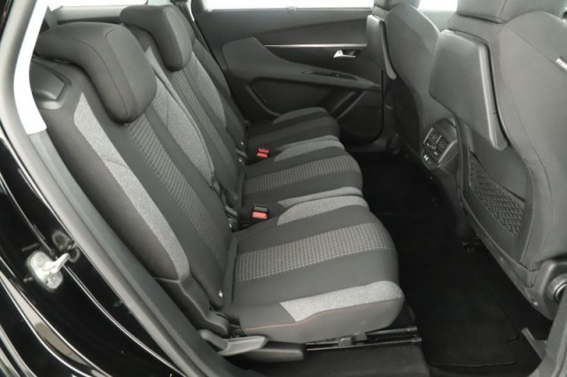Peugeot 5008  1.5 BlueHDi 