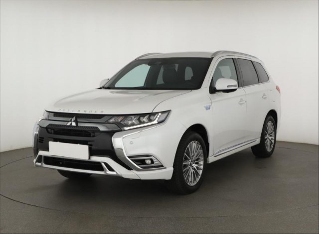 Mitsubishi Outlander  2.4 PHEV 