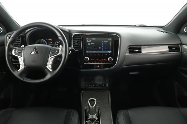 Mitsubishi Outlander  2.4 PHEV 