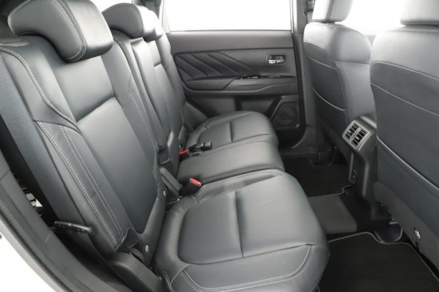 Mitsubishi Outlander  2.4 PHEV 
