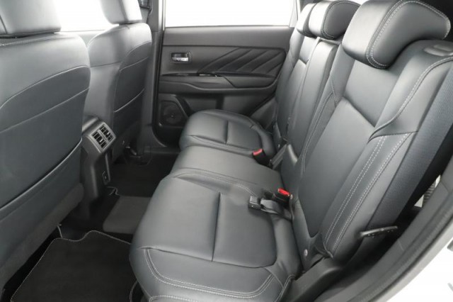 Mitsubishi Outlander  2.4 PHEV 