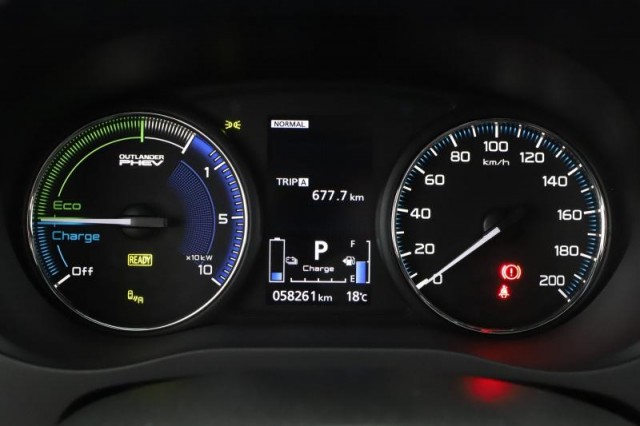 Mitsubishi Outlander  2.4 PHEV 