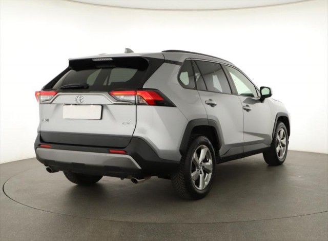 Toyota RAV 4  2.0 Valvematic 