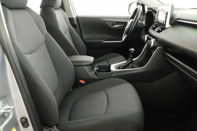 Toyota RAV 4  2.0 Valvematic 
