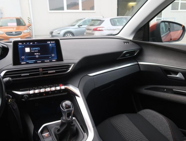Peugeot 3008  1.5 BlueHDi 