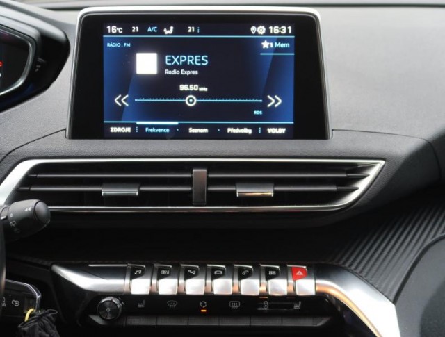 Peugeot 3008  1.5 BlueHDi 