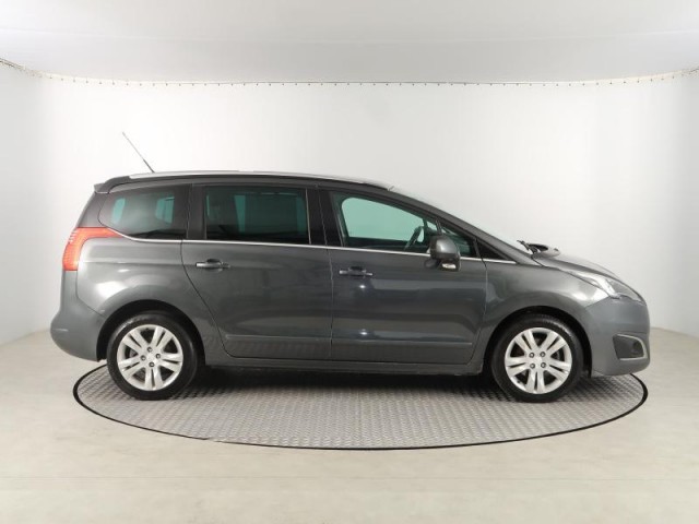 Peugeot 5008  2.0 BlueHDi 