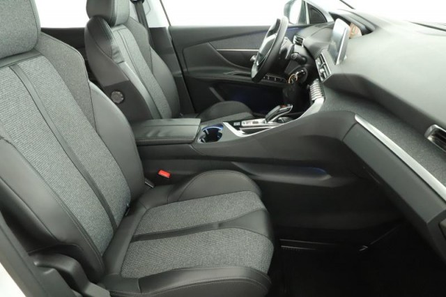 Peugeot 3008  1.2 PureTech 