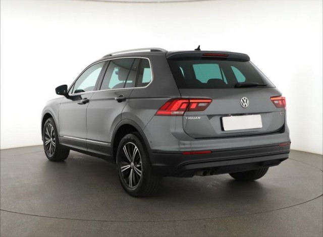 Volkswagen Tiguan  2.0 TSI 