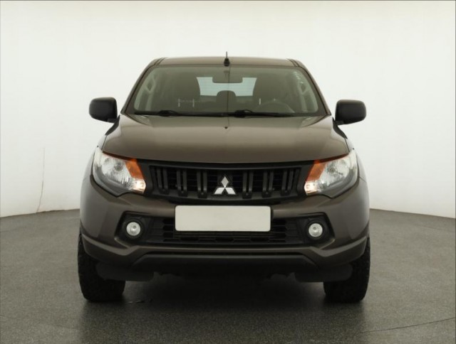 Mitsubishi L200  2.4 DI-D 