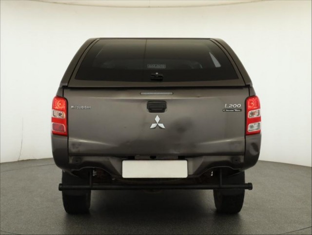 Mitsubishi L200  2.4 DI-D 