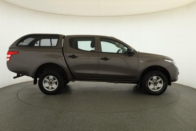 Mitsubishi L200  2.4 DI-D 