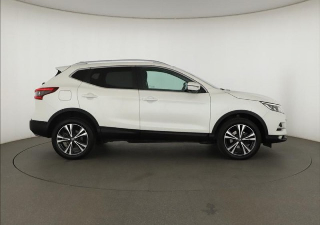 Nissan Qashqai  1.3 DIG-T N-Connecta