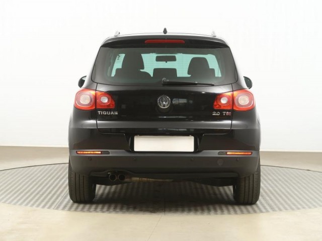 Volkswagen Tiguan  2.0 TSI 