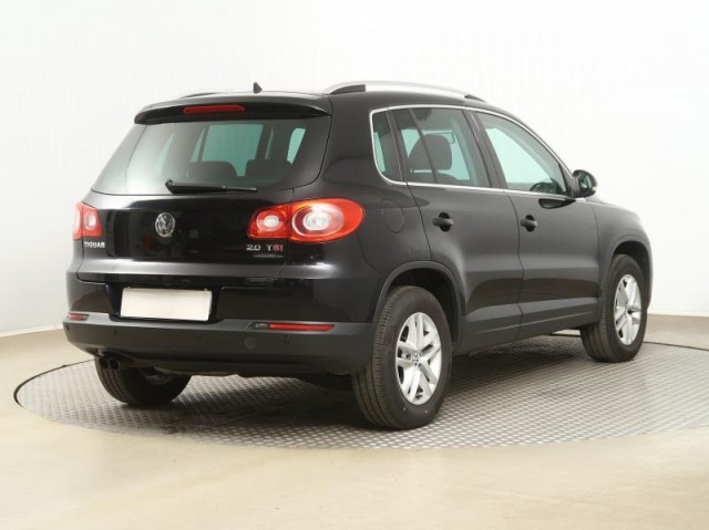 Volkswagen Tiguan  2.0 TSI 