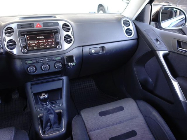 Volkswagen Tiguan  2.0 TSI 