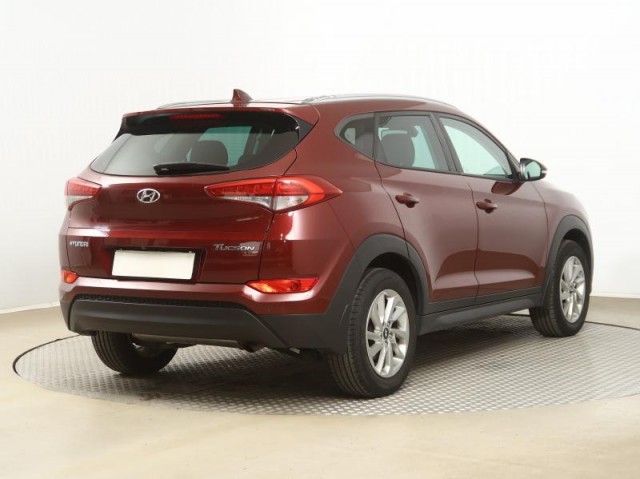 Hyundai Tucson  1.7 CRDi Trikolor