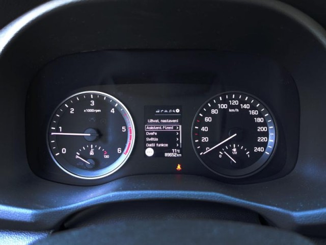 Hyundai Tucson  1.7 CRDi Trikolor