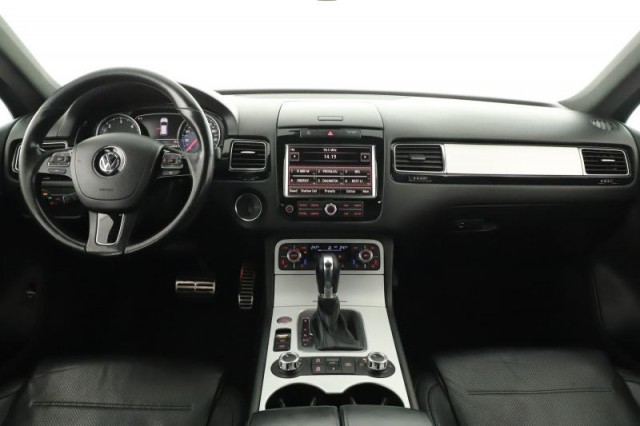 Volkswagen Touareg  3.0 TDI 