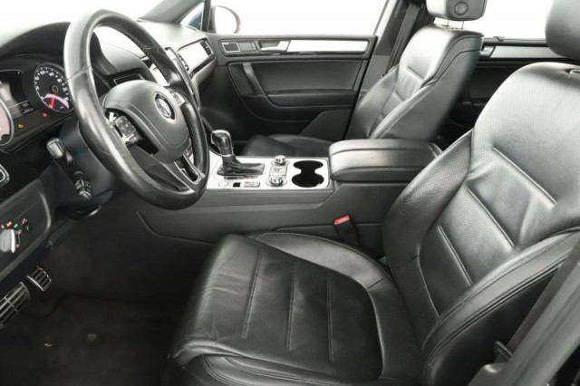 Volkswagen Touareg  3.0 TDI 