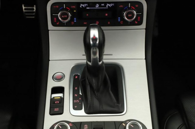 Volkswagen Touareg  3.0 TDI 