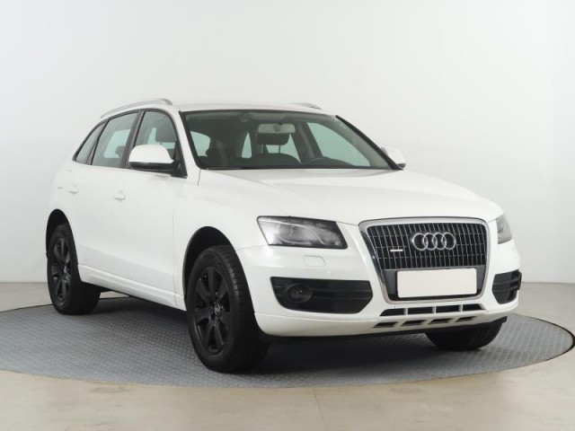 Audi Q5  2.0 TDI basis