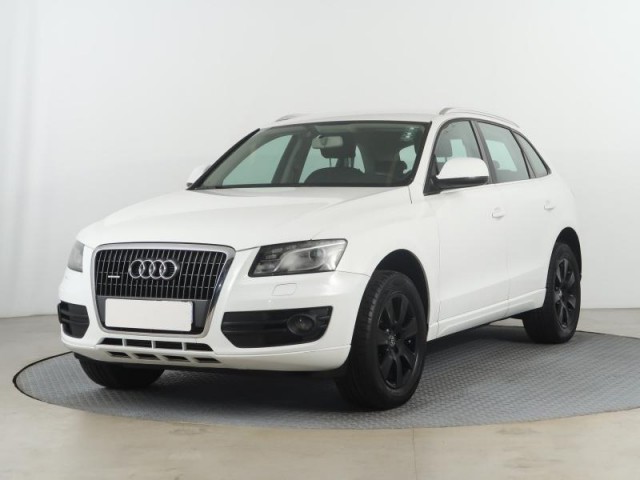 Audi Q5  2.0 TDI basis