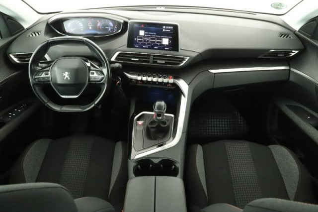 Peugeot 5008  1.5 BlueHDi 