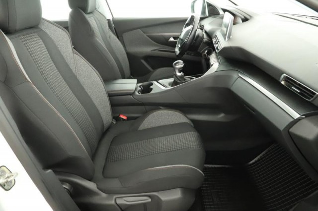 Peugeot 5008  1.5 BlueHDi 