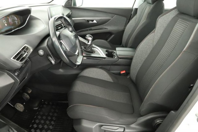Peugeot 5008  1.5 BlueHDi 