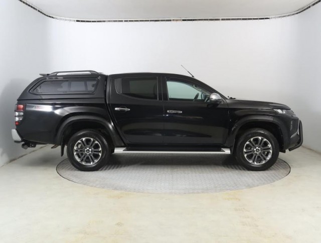 Mitsubishi L200  2.2 DI-D Intense