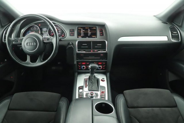 Audi Q7  3.0 TDI S-Line