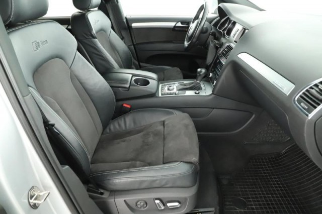 Audi Q7  3.0 TDI S-Line