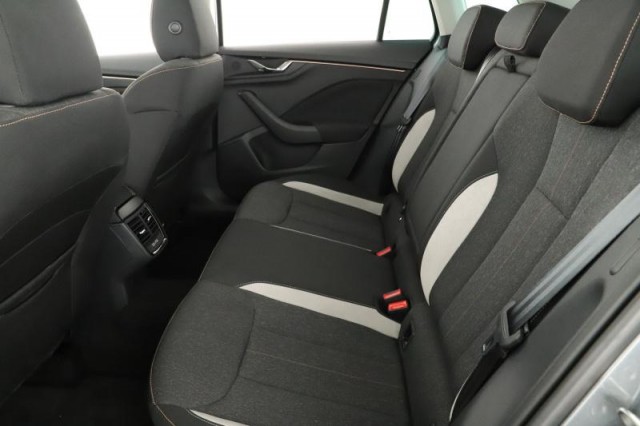 Škoda Kamiq  1.0 TSI Top Selection