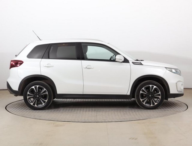 Suzuki Vitara  1.5 Hybrid 