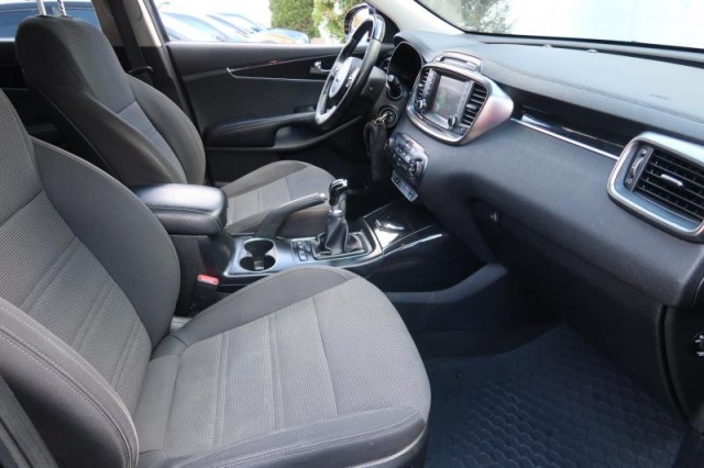 Kia Sorento  2.2 CRDi 