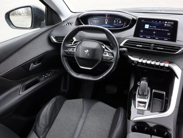 Peugeot 3008  1.2 PureTech Allure