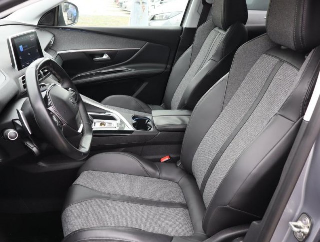 Peugeot 3008  1.2 PureTech Allure