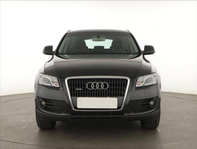 Audi Q5  2.0 TDI basis