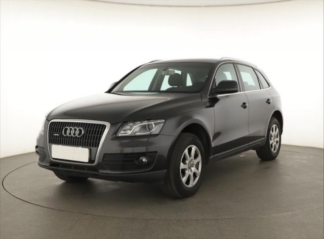Audi Q5  2.0 TDI basis