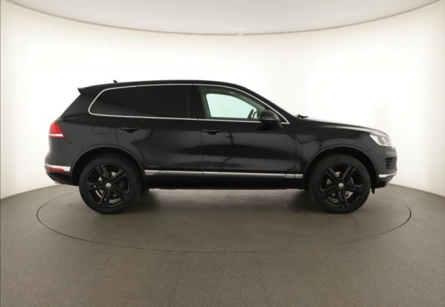 Volkswagen Touareg  3.0 TDI 