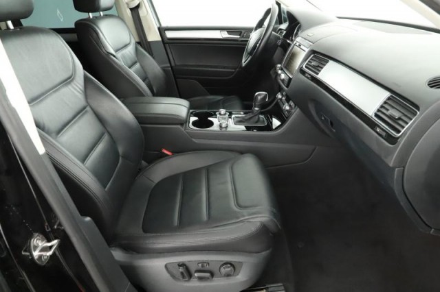 Volkswagen Touareg  3.0 TDI 