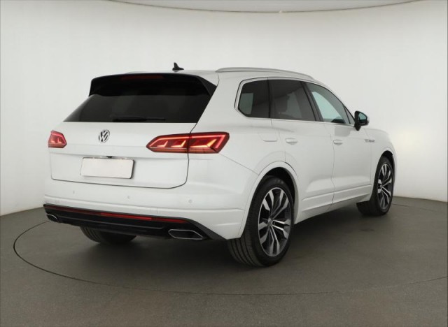 Volkswagen Touareg  3.0 TDI R-Line