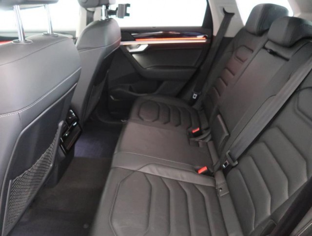 Volkswagen Touareg  3.0 TDI Elegance